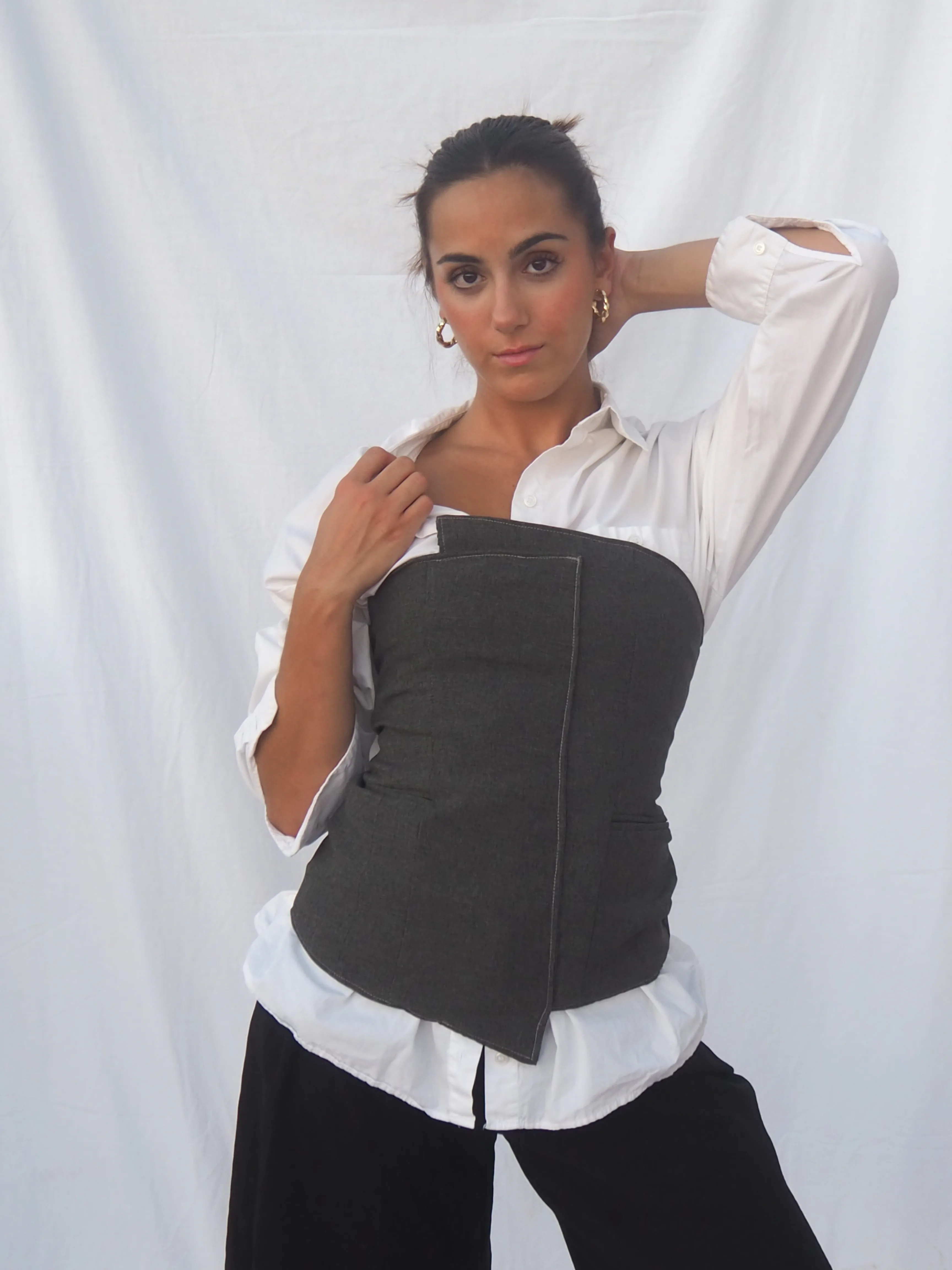 Top Dolores, pieza única de Aroa López Sevilla
